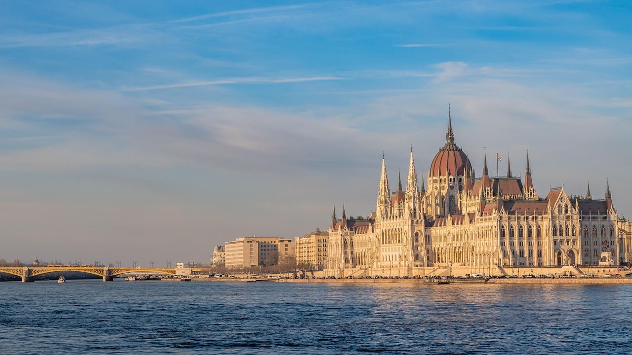 No Vīnes lidostas uz Budapeštu: gudrākais veids, kā ceļot starp  